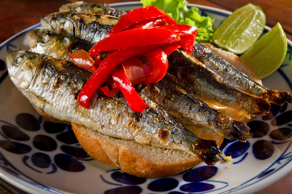 Изображение 10. Блюдо сардины на хлебе